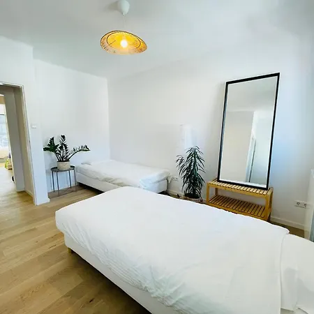 Large Townhouse With A Private Garden-dif1 *