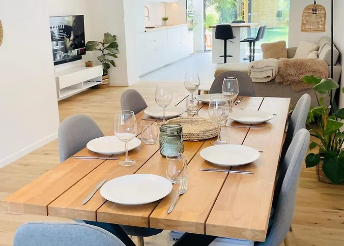 Large Townhouse With A Private Garden-dif1 Apartament *