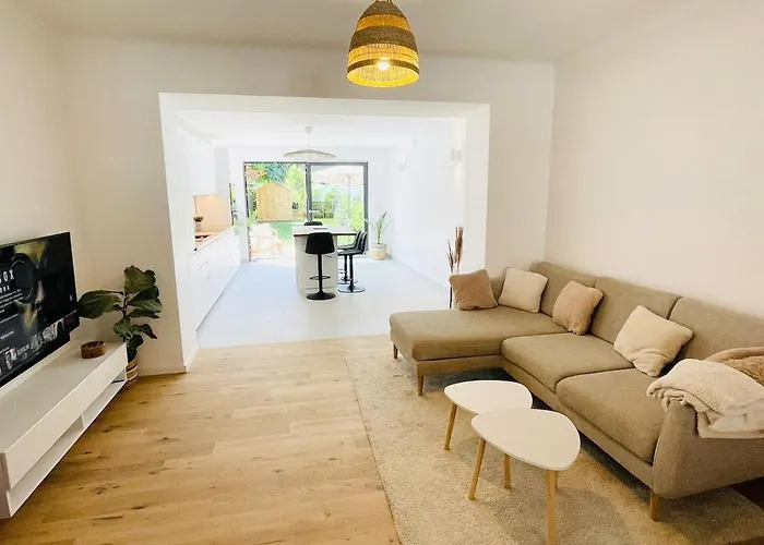 Large Townhouse With A Private Garden-dif1 Apartament Differdange