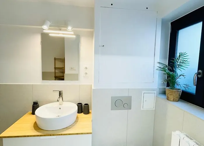 Apartament Large Townhouse With A Private Garden-dif1 *