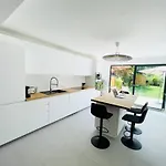 Large Townhouse With A Private Garden-dif1