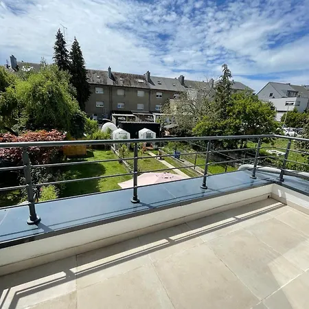 Apartment Large Townhouse With A Private Garden-dif1 *