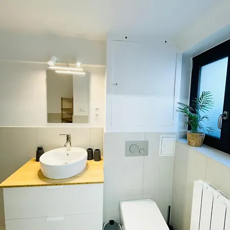 Apartment Large Townhouse With A Private Garden-dif1 *