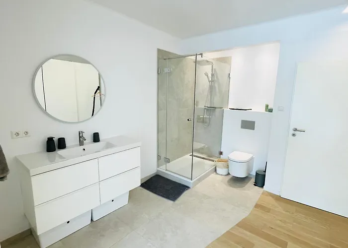 Large Townhouse With A Private Garden-dif1 *