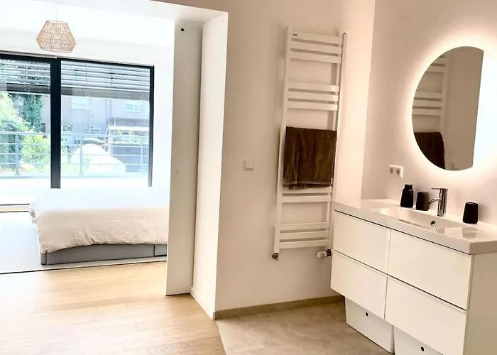 Large Townhouse With A Private Garden-dif1 Apartment *